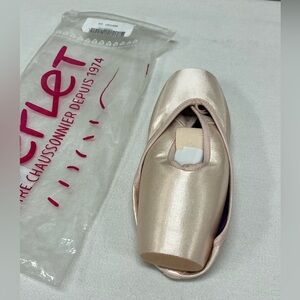 Merlet DIVA Pointe Shoes 23
